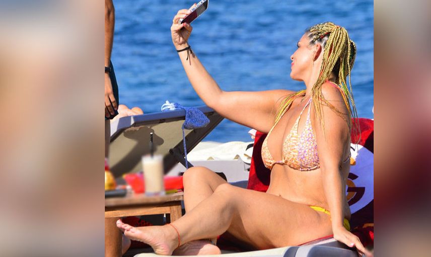 Pelin Öztekin'in son hali dikkat çekti! Ünlü isim kendini plaja attı fotoğraflarındaki o detay herkesi şoke etti