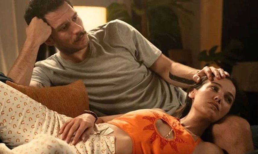 Pınar Deniz ve Uraz Kaygılaroğlu'nun ateşi sahneleri gündem oldu! Aktris dizisi büyük beğeni topladı