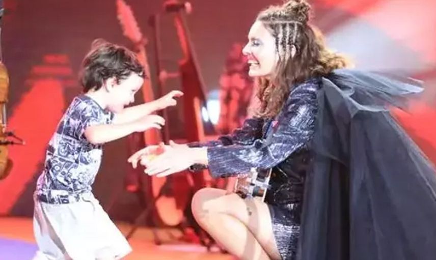 Nil Karaibrahimgil ailesiyle doğaya kaçtı: Şehir demek tehlike demek!