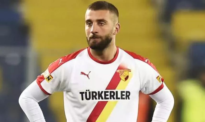 Galatasaray'da Domenec Torrent Tarafından Kadro Dışı Kalan Alpaslan Öztürk'e Yönetim de Ceza Verdi!