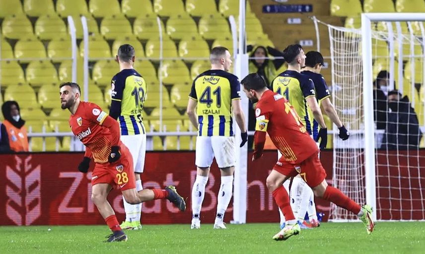 Fenerbahçe'nin Kayserispor'a Türkiye Kupası'nda Elenmesi Sonrası Ali Koç Soyunma Odasına İndi!