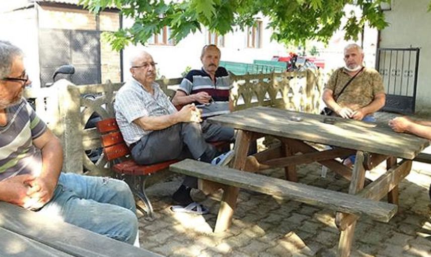 Bursa'da Bulunan Köye Gelenler Dakikalar Sonra Burnunu Tutarak Kaçıyor