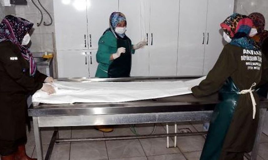 Kadın gassallar işlerinin zorluklarını tüm detaylarıyla anlattılar