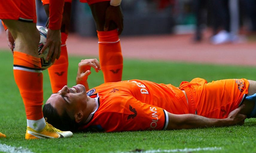 Antalyaspor, Başakşehir Forması Giyen Enzo Crivelli'yi Transfer Etti!