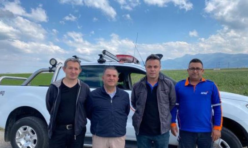 Afyon'da Tarım Arazilerinde Meydana Gelen 1 Kilometre Uzunluğundaki Yarıklar Herkesi Korkuttu