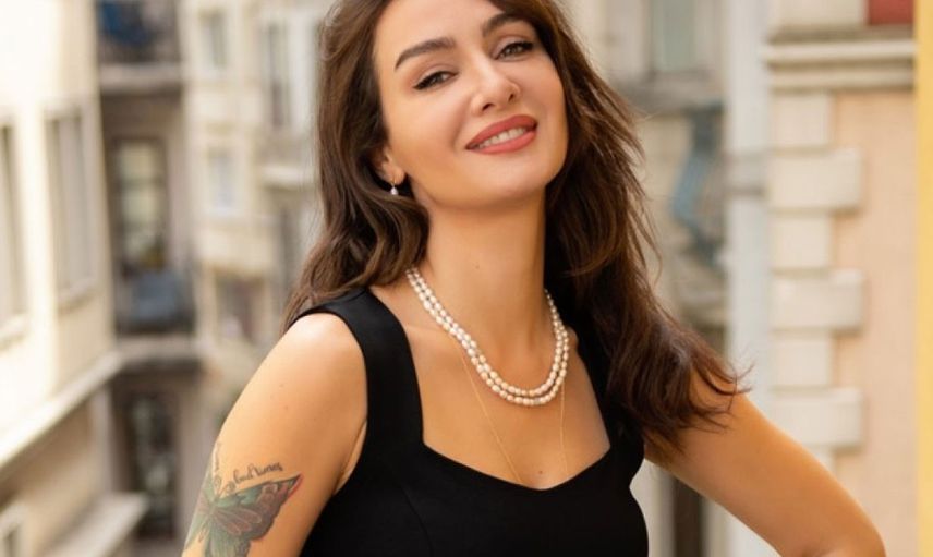 İç çamaşırsız fotoğrafları gündem oldu: Birce Akalay’dan iddiaları pozlar