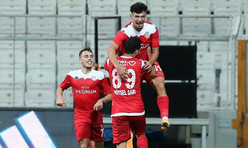Trabzonspor, Antalyasporlu Gökdeniz Bayrakdar'ı Transfer Etmek İstiyor!