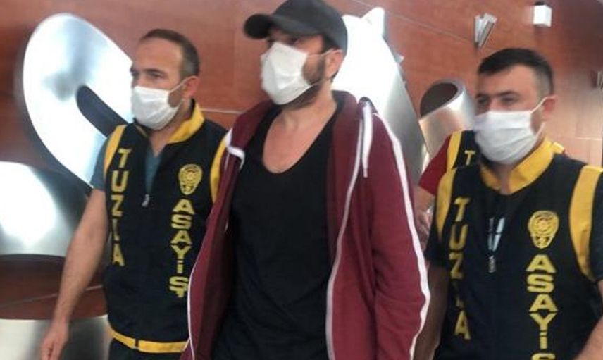 Yaşlı komşusunu dövdüğü için hapis yatan Halil Sezai konserinde iğrenç bir itirafta bulundu