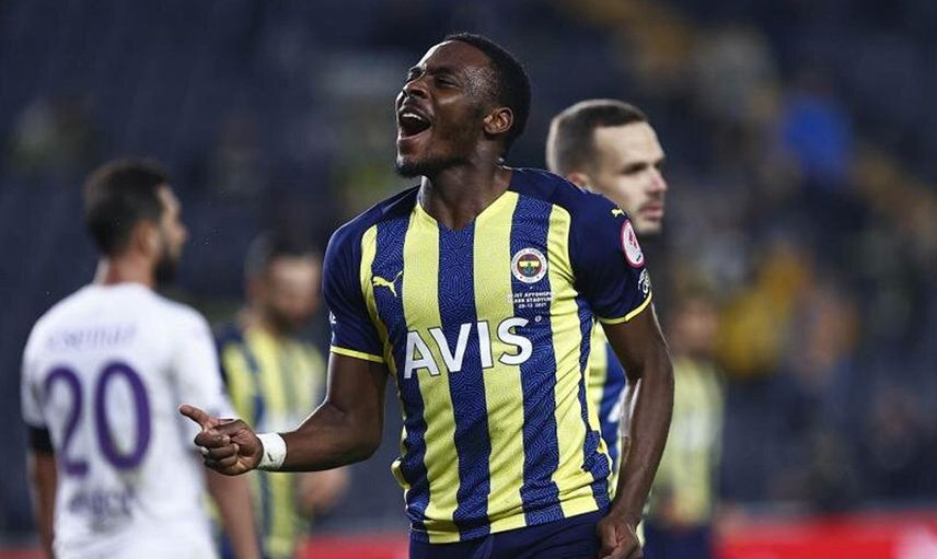 Fenerbahçeli Bright Osayi-Samuel, Emre Belözoğlu'nun transferinde kendisini nasıl ikna ettiğini açıkladı