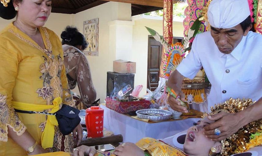 Bali’de korkutan gelenek: Cennete gitmek için dişlerini törpületmek zorundalar