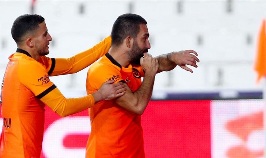 Arda Turan'ın Eşinden Fatih Terim Benzetmesi!