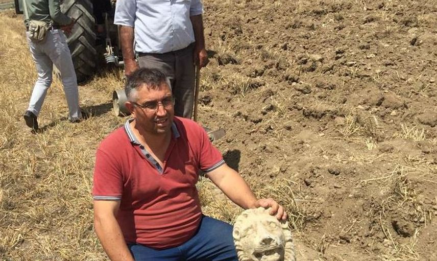 Çorum'da Çiftçi Tarlasını Sürerken Nesne Buldu: Ekiplere Haber Verdi