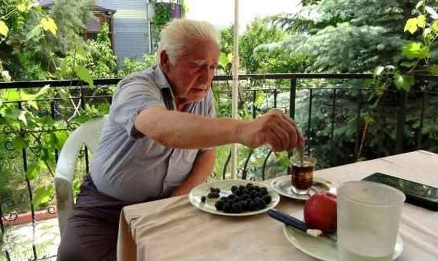 Baba oğul arasındaki tartışmanın böylesi! Satılık villaya öyle bir ilan verdi ki görenler taşınmaktan vazgeçiyor
