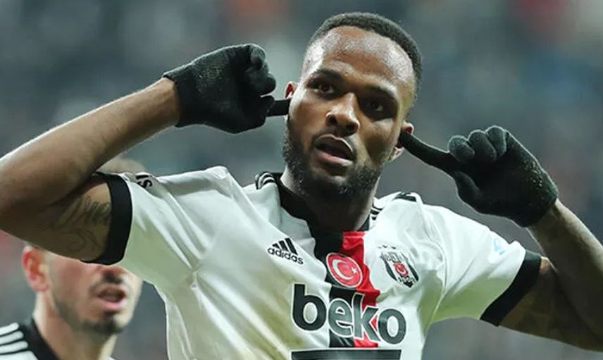 Beşiktaş'ta Cyle Larin'in Transferi İçin Atiba Hutchinson Devreye Girdi!