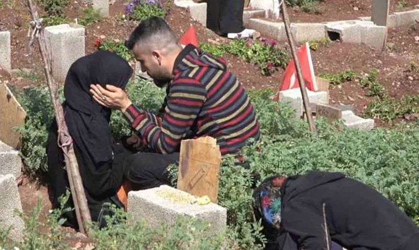 Deprem bölgesinden gelen görüntüler herkesi duygulandırdı: Türkiye’nin en buruk bayramı