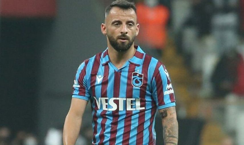 Manolis Siopis Kimdir?