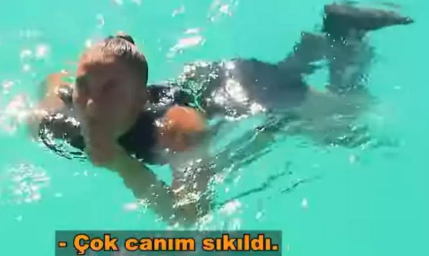 Survivor Yunus Emre rahat durmuyor: Uzak dur uyarıları işe yaramıyor! Aleyna'yı elinden tutup kendine doğru çekti ve...