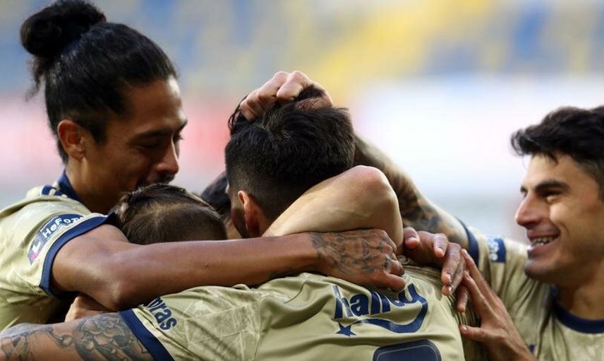 Mauricio Lemos, Aris’e Transfer Oluyor!