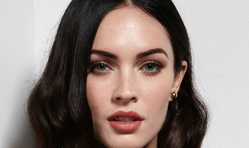 Megan Fox seksi iç çamaşırlarıyla ekran önüne çıktı