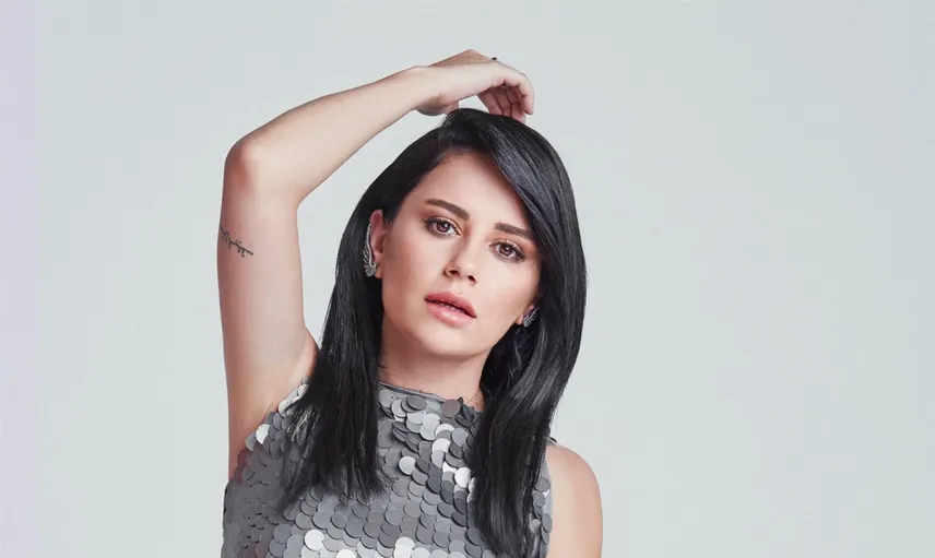 Merve Özbey Türkiye Turnesine Çıkıyor