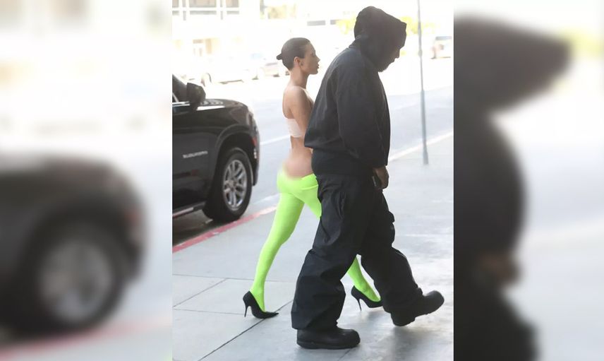 Dünyaca ünlü isim Kanye West'in eşi sınır tanımıyor: Şimdi de neon yeşil taytını yarıya kadar indirip sokakta öyle gezdi!