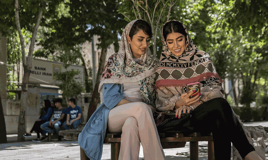 İran'da Devlet Destekli Çöpçatanlık Uygulaması Devreye Sokuldu
