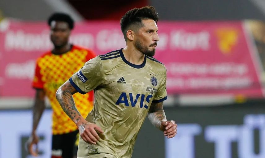 Fenerbahçeli Jose Sosa, Santa Clara'ya Transfer Oluyor!