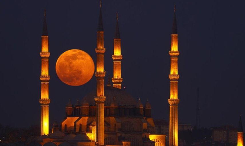 2021 Senesinin ilk 'Süper Ay'ı Gökyüzünde