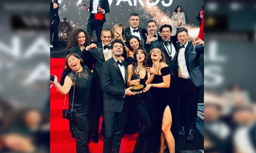 Yargı dizisine uluslararası Emmy ödülü! Pınar Deniz tarzıyla büyüledi