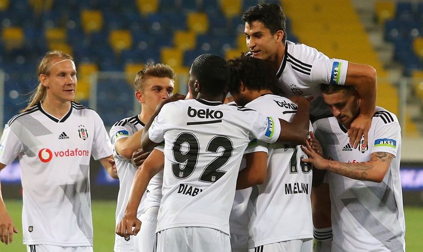 Mohamed Elneny'nin Babasından Transfer Açıklaması!