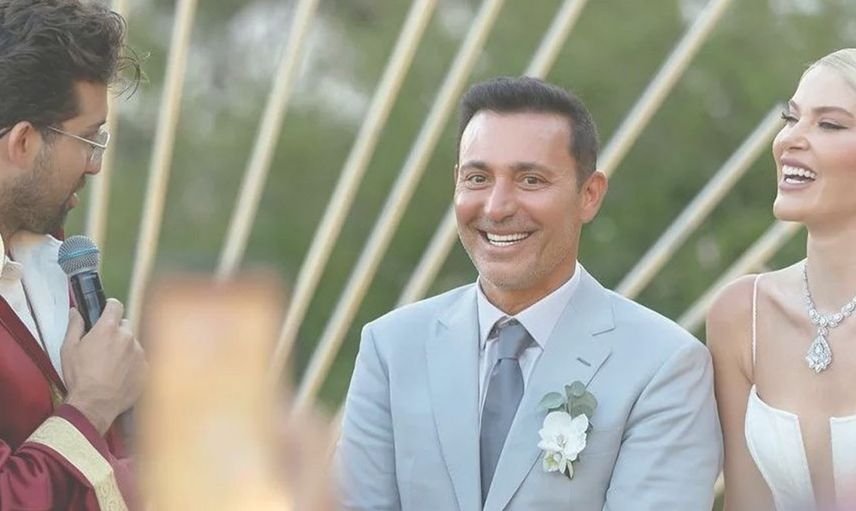 Mustafa Sandal sahte karın kaslarıyla genç karısına şov yaptı! Görüntüler sosyal medyada dalga konusu oldu