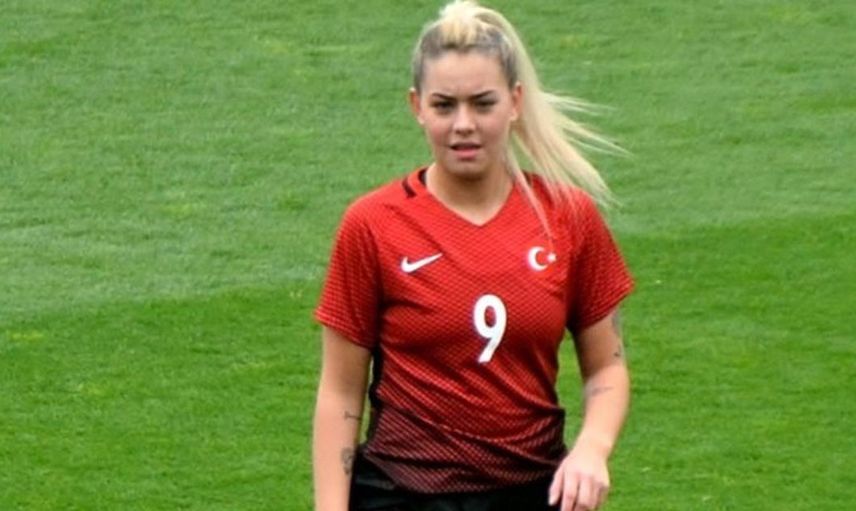 Daha fazla dayanamıyorum deyip ayrılmıştı Survivor Aycan adadan gider gitmez öyle şeyler yaptı ki