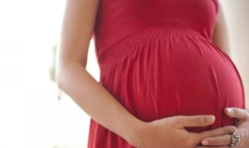 Basına hamilelik pozları verilmişti, meğer hamile değilmiş! Doktorlar bile şaşırdı, bebek sandıkları şey aslında...