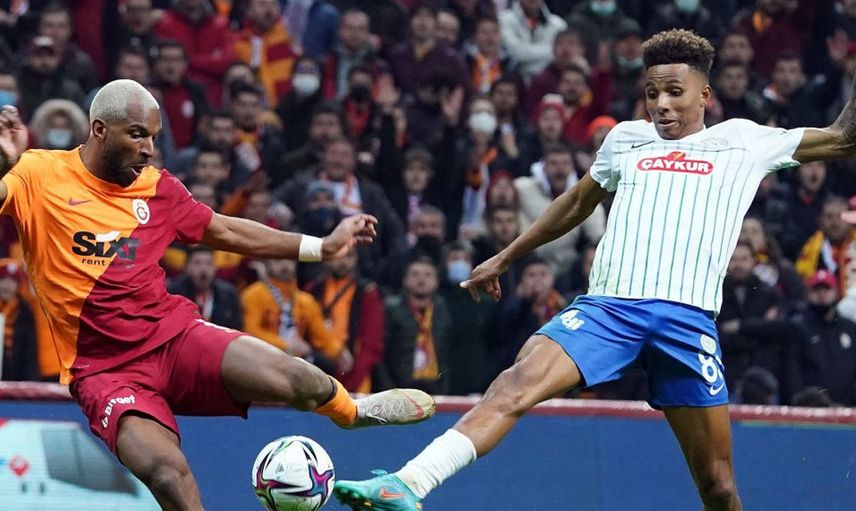 Gedson Fernandes, Çaykur Rizespor'un Galatasaray ile oynadığı maçın ardından sarı kırmızılı takımın soyunma odasına gelmiş!