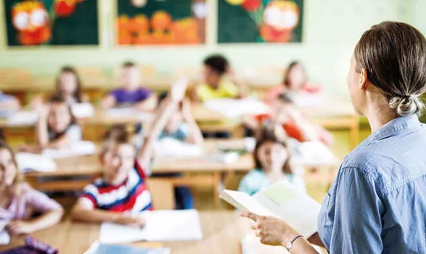 17 yaşındaki öğrencisi ille cinsel ilişkiye giren öğretmenin yazışmaları ifşa oldu! Öğretmenin yaptıkları yok artık dedirtti