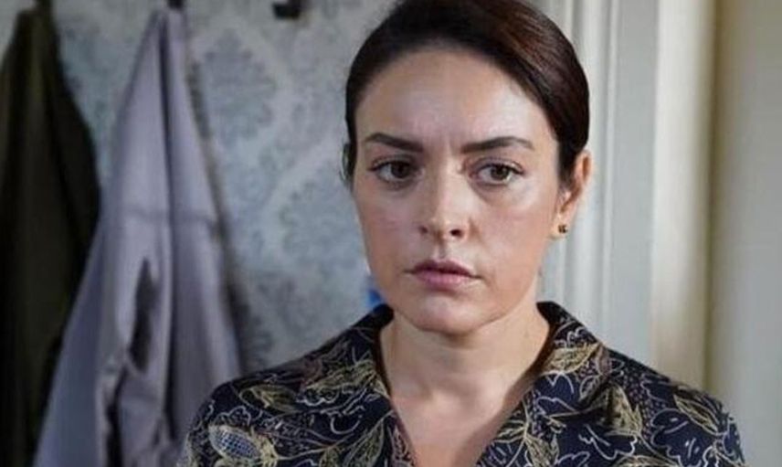 Ezgi Mola yine yaptı yapacağını: 48. Altın Kelebek Ödül gecesinde siyasiler gönderme yaptı