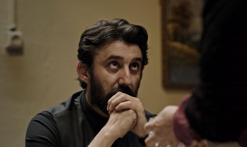 Necip Memili Sevgilisiyle El Ele Görüntülendi