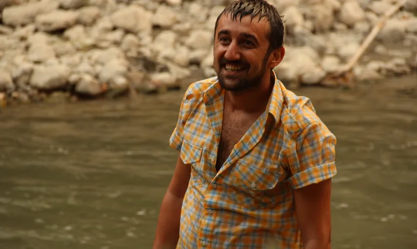 Necip Memili, Sevgilisiyle Aşka Geldi