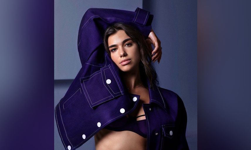 Ünlü şarkıcı Dua Lipa bikinisiyle herkesi şaşırttı