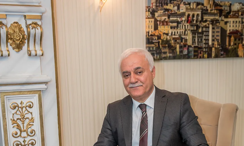 Nihat Hatipoğlu'nun Canlı Yayında Müslüman Yaptığı Çocuğun Ailesi Savcılığa Başvurdu
