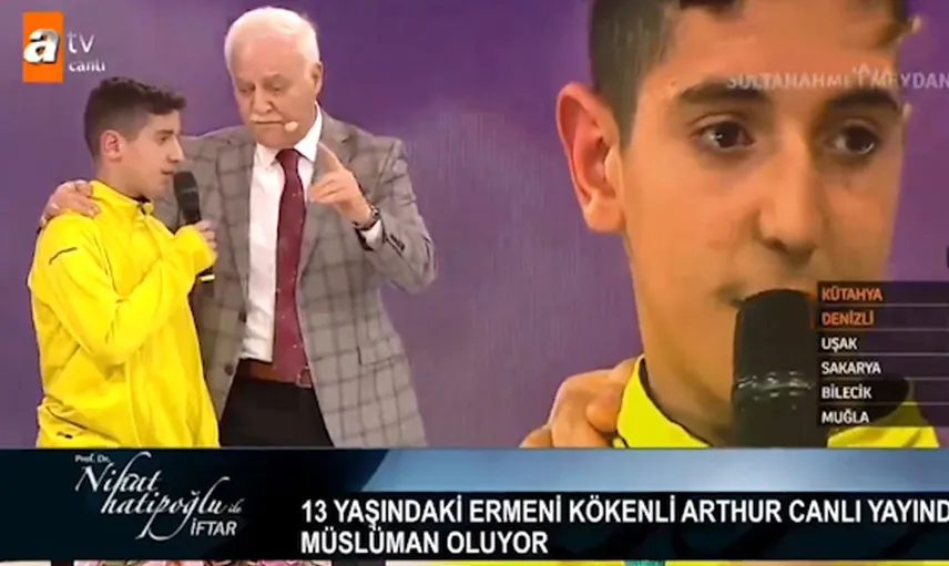 Nihat Hatipoğlu'nun Canlı Yayında Müslüman Yaptığı Çocuğun Ailesi Savcılığa Başvurdu