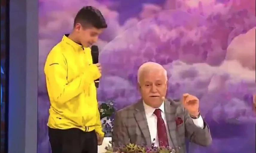 Nihat Hatipoğlu'nun Canlı Yayında Müslüman Yaptığı Çocuğun Ailesi Savcılığa Başvurdu