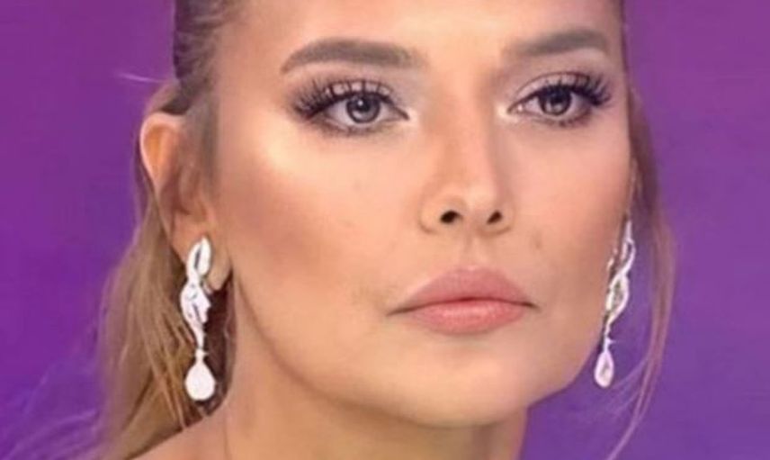 Demet Akalın'ın Okuyanlara Akıl Tutulması Yaşatan Paylaşımları