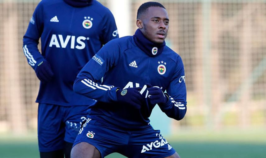 Osayi Samuel Formasına Hasret Kaldı!