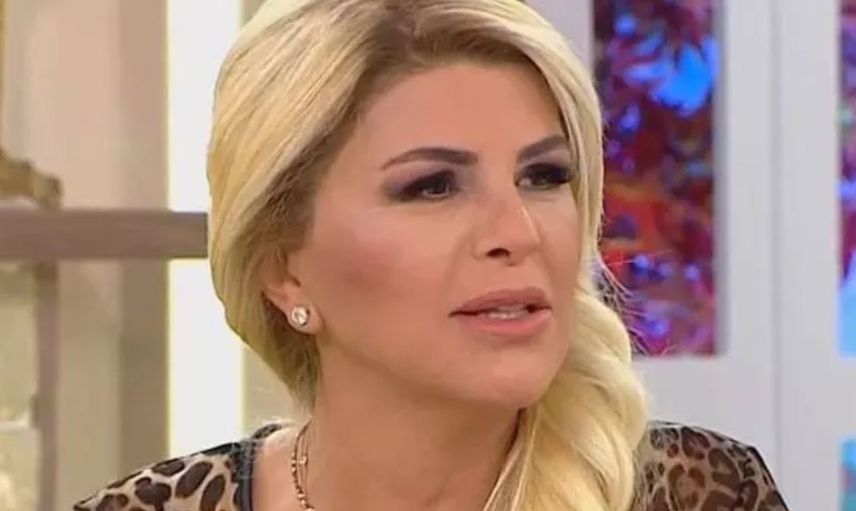 Nuray Sayarı kimdir? 