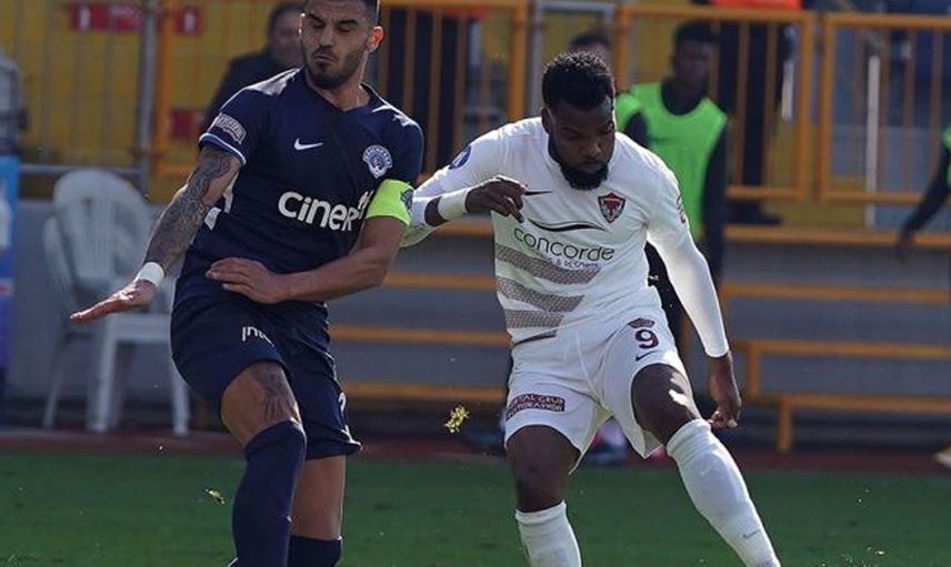 Galatasaray Aaron Boupendza'yı Transfer Etmek İstiyor!