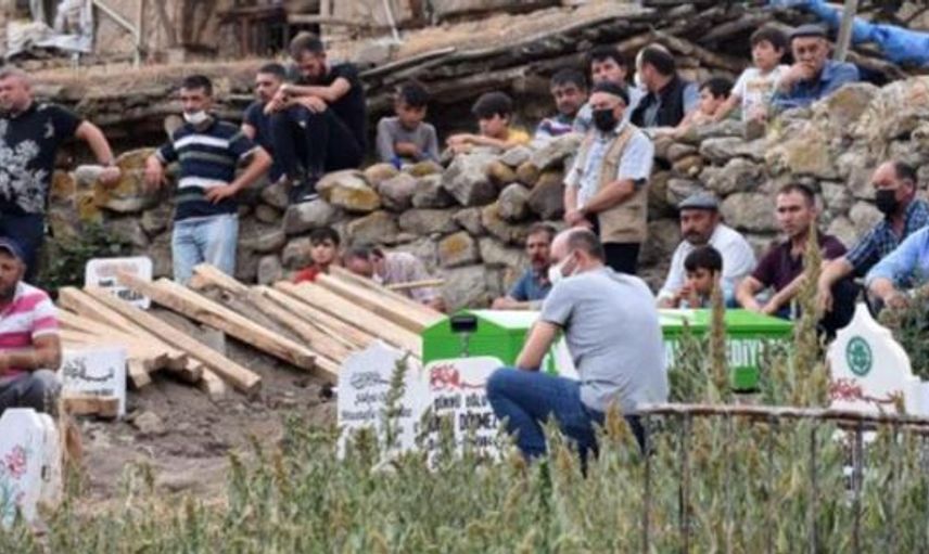 Afyonkarahisar'da Eşini ve Çocuğunu Öldüren Babanın Cenazesi Ailesinden Uzağa Defnedildi!