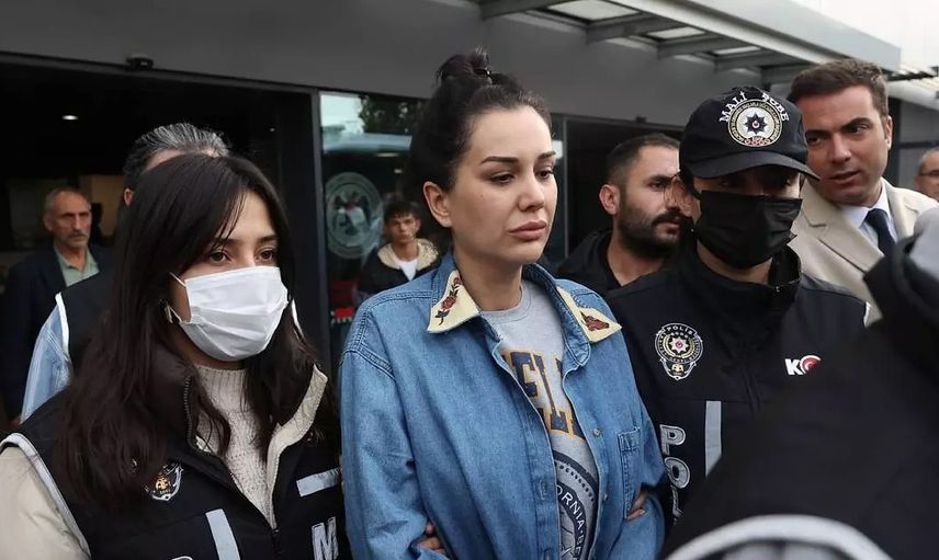 Sıla Doğu ve Dilan Polat’ın cezaevi macerasında son yaşananlar: Mahkumla kavga etti, gardiyan zor ayırdı!