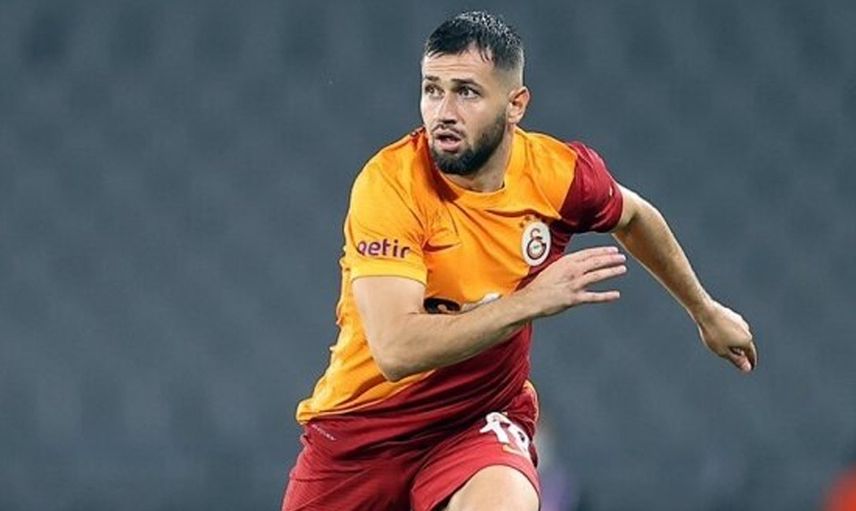 HANGİ MEVKİDE OYNUYOR?