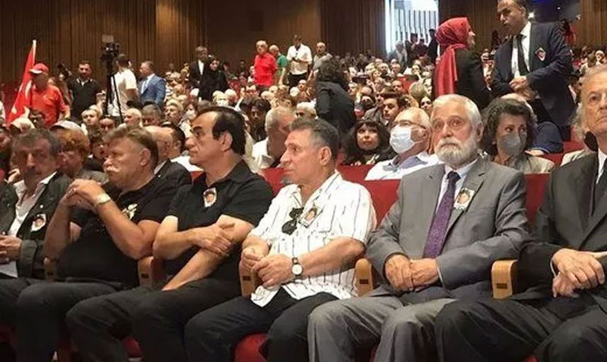 Cüneyt Arkın'ın cenazesinde büyük saygısızlık! Böyle bir rezillik daha önce hiç görülmedi